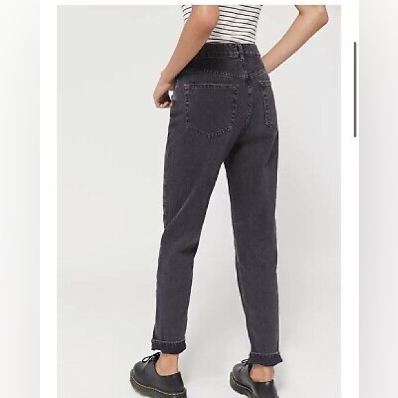 BDG Urban Outfitters High-Rise Mom Jean in Washed Grey Black US 32 - Picture 3 of 8